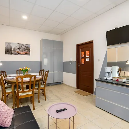 Downtown Shopping Street Family Apartments Polwiejska By Noclegi Renters Poznań Zewnętrze zdjęcie