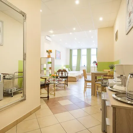 Downtown Shopping Street Family Apartments Polwiejska By Noclegi Renters Poznań Zewnętrze zdjęcie