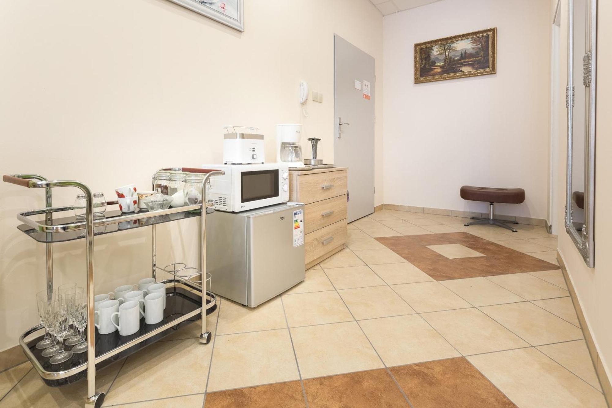 Downtown Shopping Street Family Polwiejska By Renters * Poznań